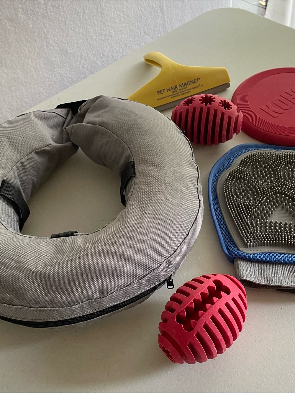 🐾Dog Lot: KONG Toys, Grooming Mitt, Inflatable "Cone", & Pet Hair Remover - Picture 6 of 7